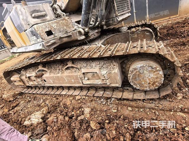 左側(cè)履帶整體?(行走機構(gòu)) 左側(cè)履帶整體?(行走機構(gòu))