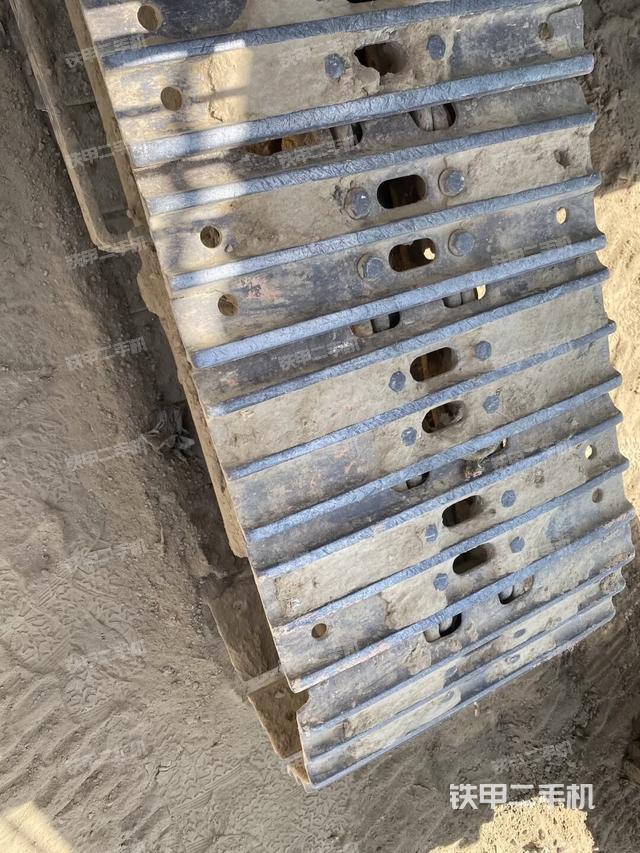 单侧履带整体（整机外观）