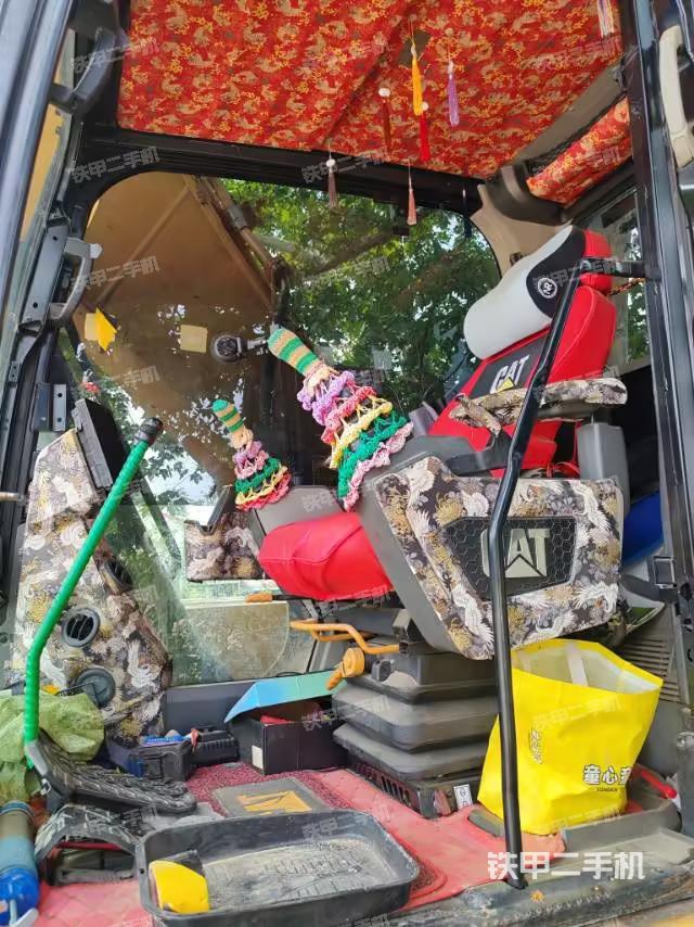 駕駛室整體(整機(jī)外觀) 駕駛室整體(整機(jī)外觀)