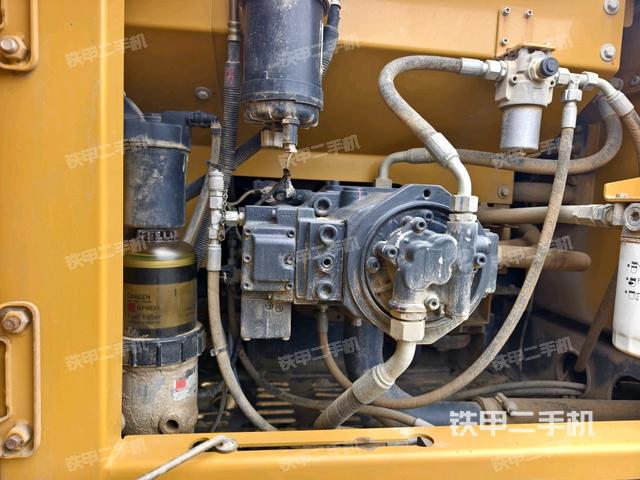 液壓泵斜45?左(大件艙室) 液壓泵斜45?左(大件艙室)