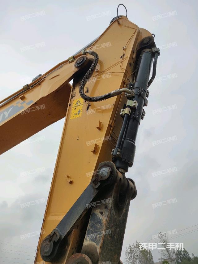 小臂整體右前(工作和回轉(zhuǎn)裝置) 小臂整體右前(工作和回轉(zhuǎn)裝置)