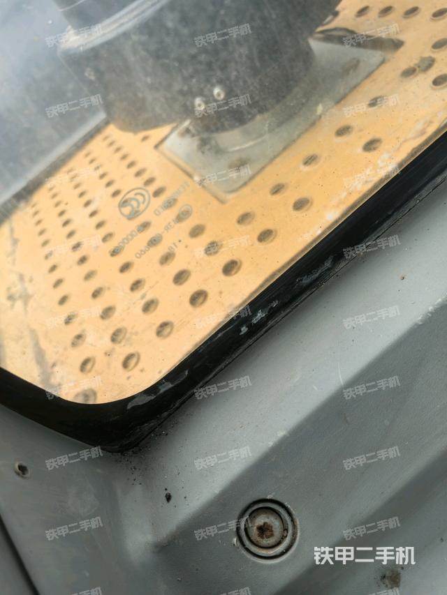 后窗玻璃角標(biāo)（駕駛室部分）