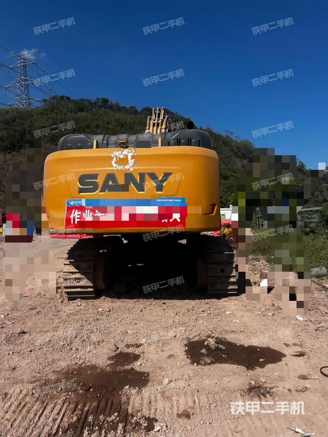 駕駛室頂部(整機外觀) 駕駛室頂部(整機外觀)