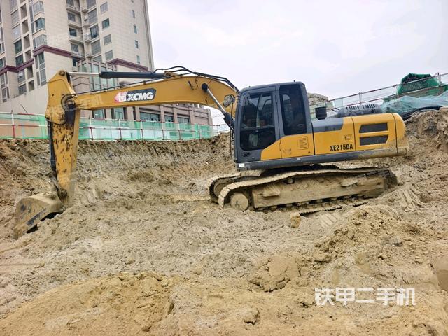 徐工XE215DA挖掘機(jī)