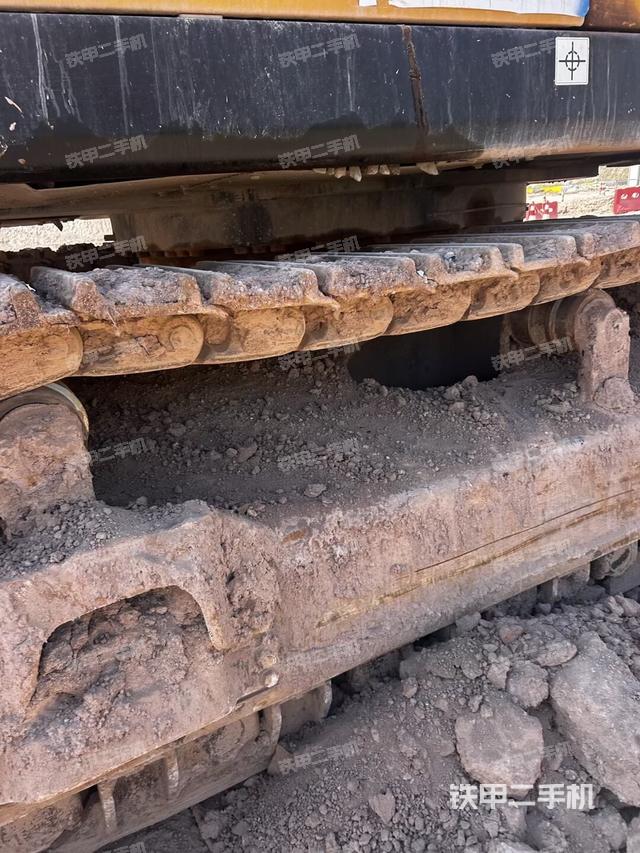 單側履帶整體(整機外觀) 單側履帶整體(整機外觀)