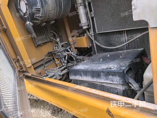 液壓泵斜45?左(大件艙室) 液壓泵斜45?左(大件艙室)