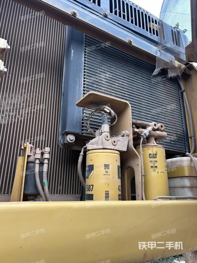 散熱器正面(大件艙室) 散熱器正面(大件艙室)