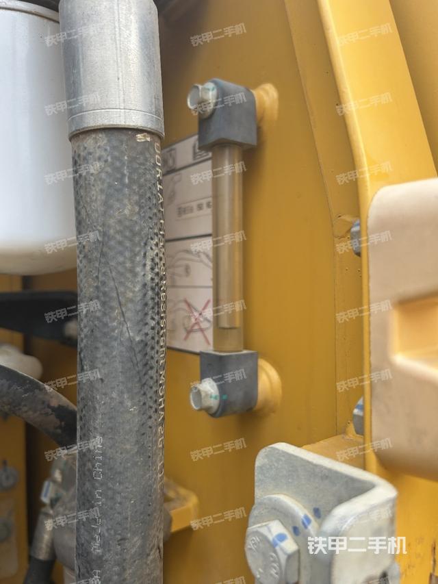 駕駛室整體(整機外觀) 駕駛室整體(整機外觀)