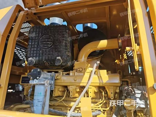 发动机右侧（整机外观及大件）