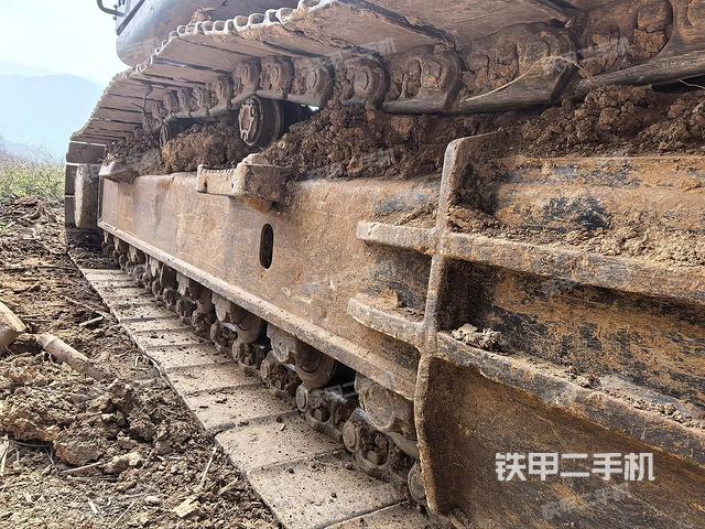 右侧履带整体(行走机构) 右侧履带整体(行走机构)