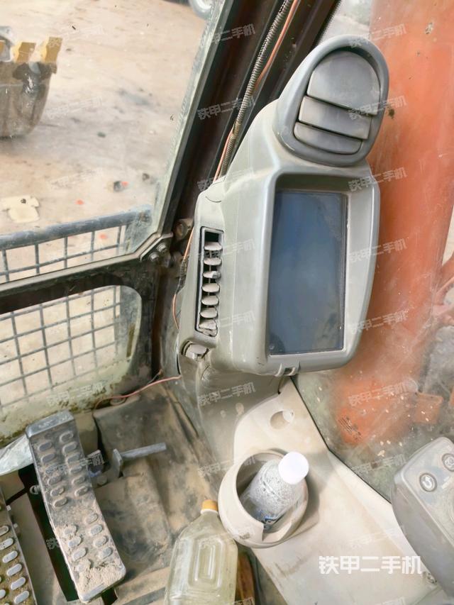 顯示屏?(駕駛室部分) 顯示屏?(駕駛室部分)