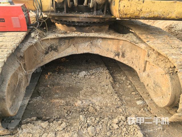 大臂背部俯视(工作和回转装置) 大臂背部俯视(工作和回转装置)