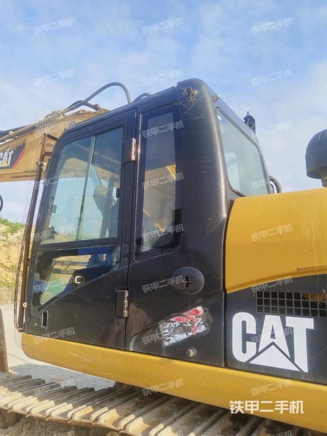 駕駛室左后45度(駕駛室部分) 駕駛室左后45度(駕駛室部分)