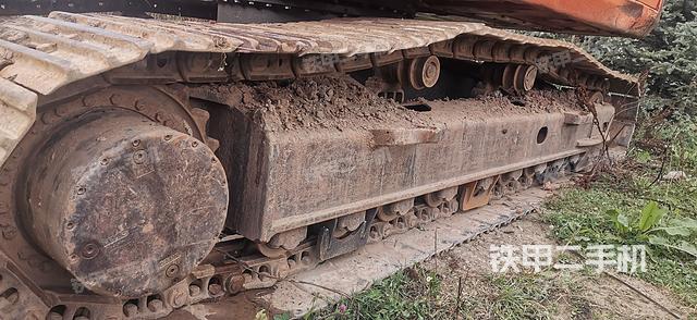 单侧履带整体(整机外观) 单侧履带整体(整机外观)