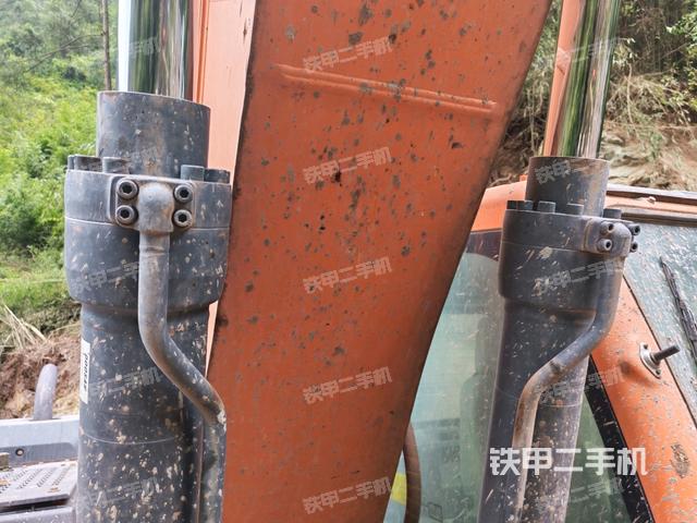 小臂整體右前(工作和回轉(zhuǎn)裝置) 小臂整體右前(工作和回轉(zhuǎn)裝置)