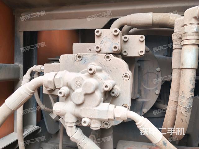 液壓泵斜45?左(大件艙室) 液壓泵斜45?左(大件艙室)