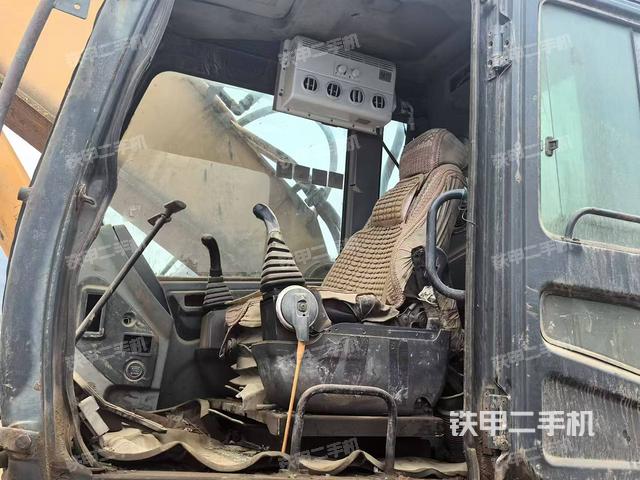 驾驶室整体（整机外观）