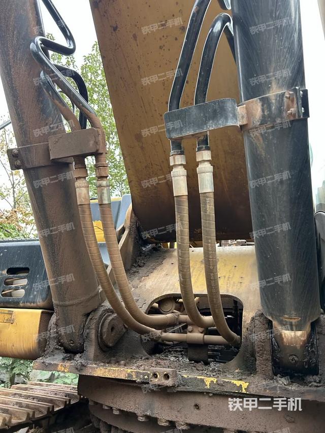 大臂油缸整體?豎拍(工作和回轉(zhuǎn)裝置) 大臂油缸整體?豎拍(工作和回轉(zhuǎn)裝置)