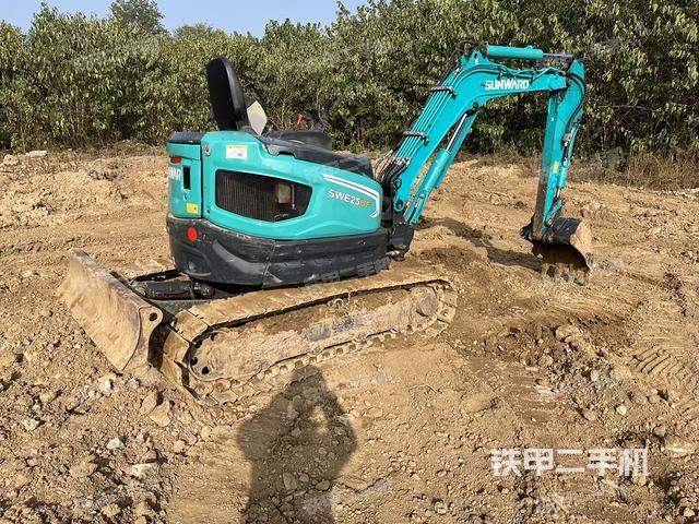 整机右后45°(整机外观) 整机右后45°(整机外观)