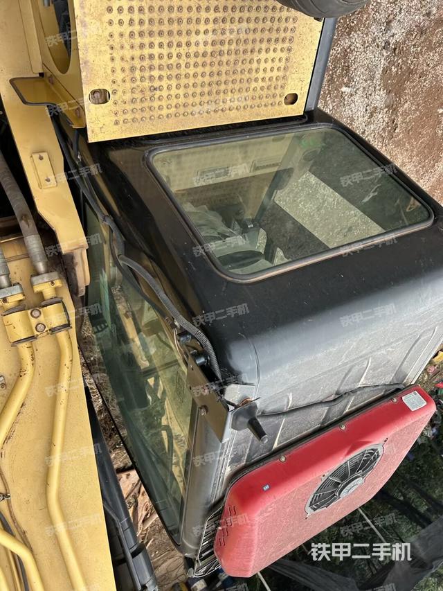 駕駛室頂部俯視(上車部件) 駕駛室頂部俯視(上車部件)