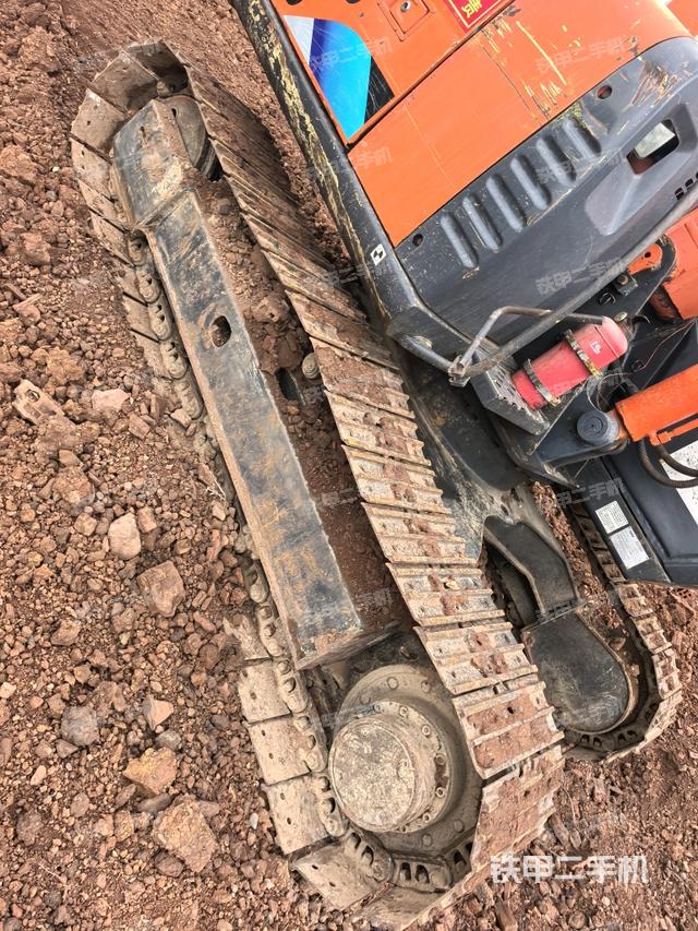 左側(cè)履帶整體?(行走機(jī)構(gòu)) 左側(cè)履帶整體?(行走機(jī)構(gòu))