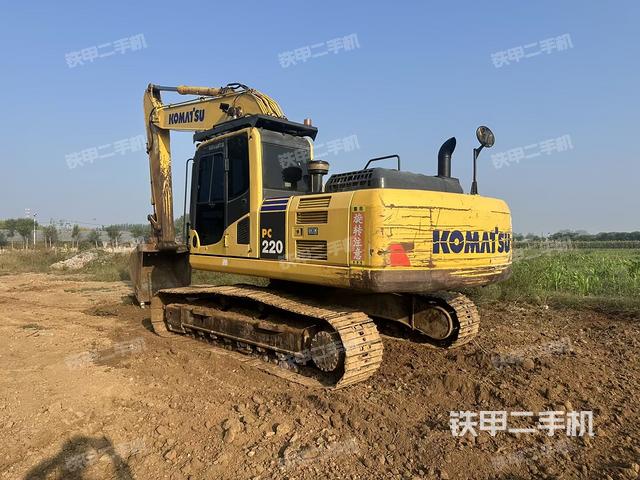 小松PC220-8M0挖掘机