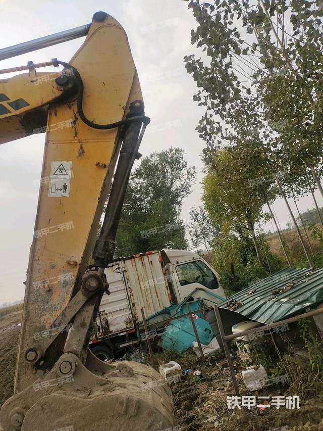 小臂整體左后(工作和回轉(zhuǎn)裝置) 小臂整體左后(工作和回轉(zhuǎn)裝置)