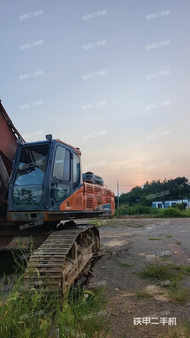 駕駛室整體（整機(jī)外觀）