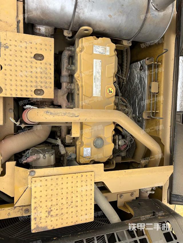 发动机整体俯视(整机外观) 发动机整体俯视(整机外观)