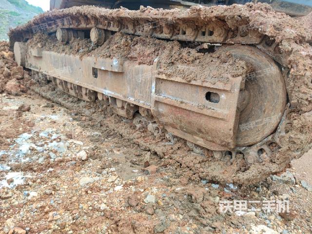 右侧履带整体(行走机构) 右侧履带整体(行走机构)