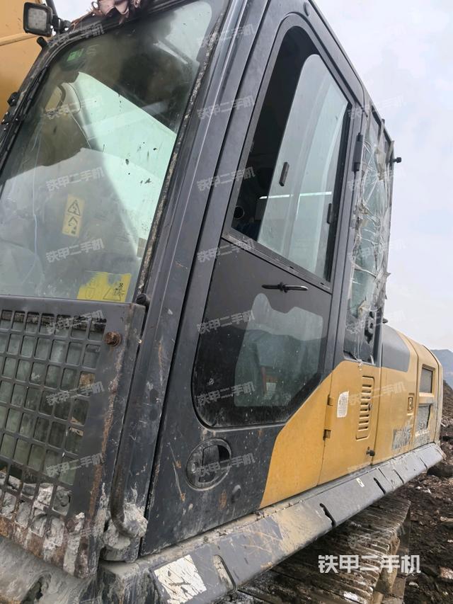 座椅左側(cè)控制臺(tái)/音響/含左手柄(駕駛室部分) 座椅左側(cè)控制臺(tái)/音響/含左手柄(駕駛室部分)