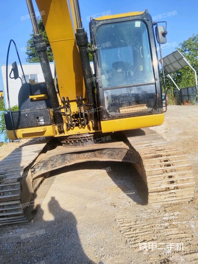 小臂整體右前(工作和回轉(zhuǎn)裝置) 小臂整體右前(工作和回轉(zhuǎn)裝置)