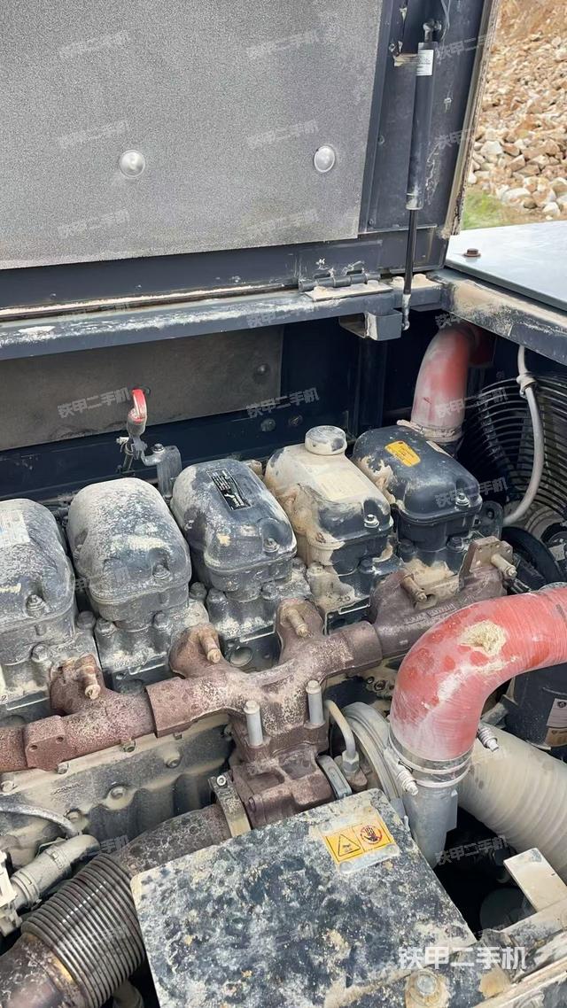 发动机整体俯视(整机外观) 发动机整体俯视(整机外观)