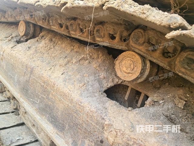 左导向轮(行走机构) 左导向轮(行走机构)