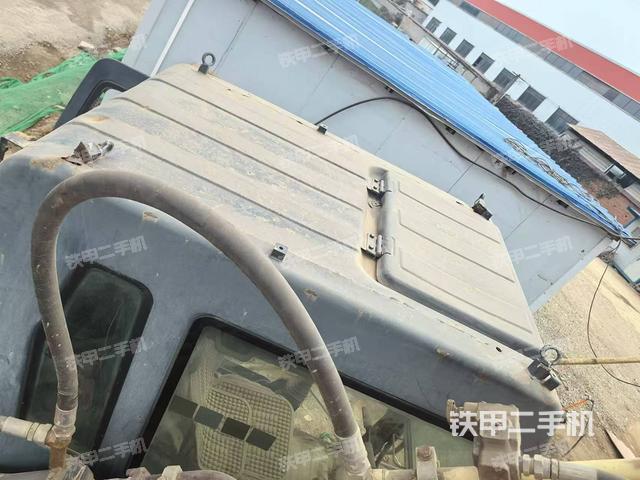 驾驶室顶部（整机外观）