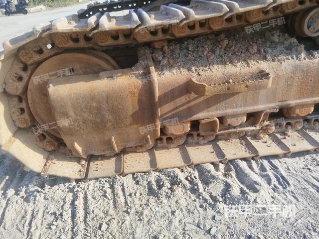 右側(cè)履帶整體(行走機(jī)構(gòu)) 右側(cè)履帶整體(行走機(jī)構(gòu))