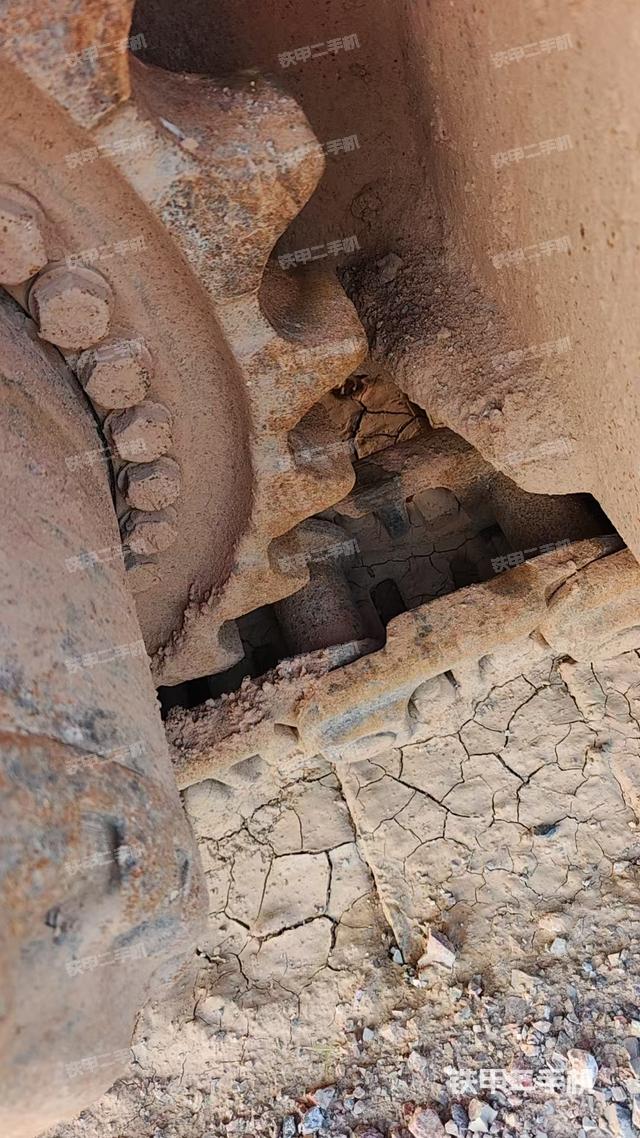 單側(cè)履帶整體（整機(jī)外觀）