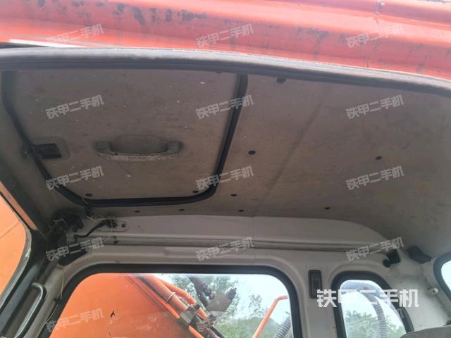 座椅右侧控制台/钥匙门/油门/含右手柄（驾驶室部分）