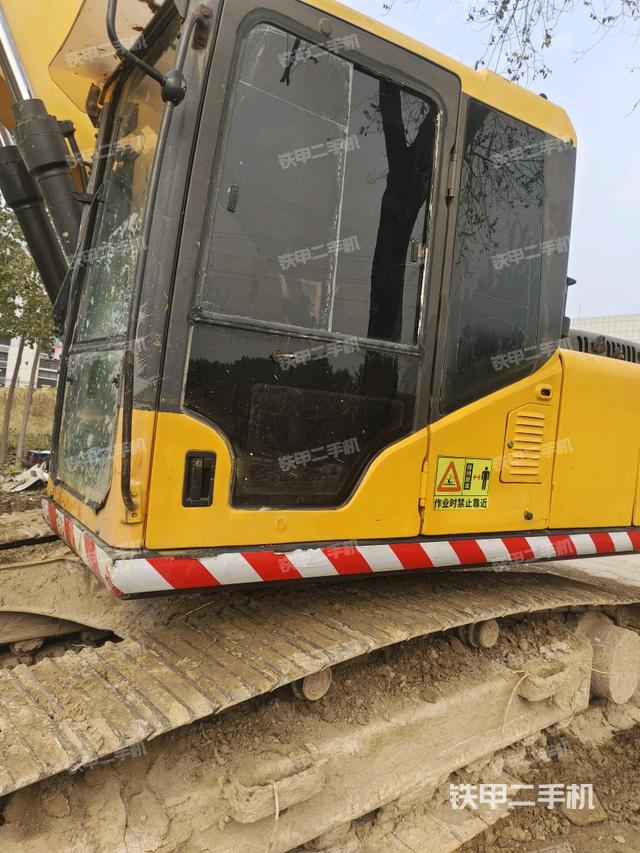 駕駛室左前45度(駕駛室部分) 駕駛室左前45度(駕駛室部分)