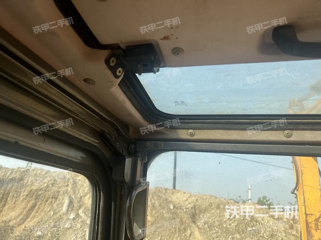 駕駛室頂部（整機(jī)外觀）