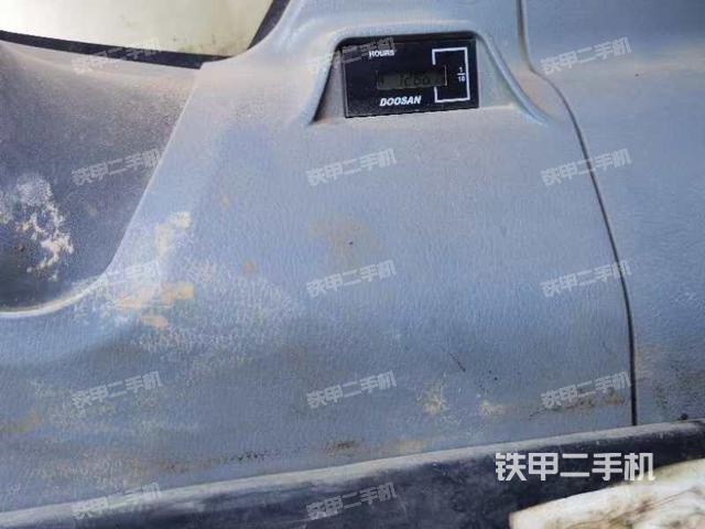 驾驶室整体(整机外观) 驾驶室整体(整机外观)