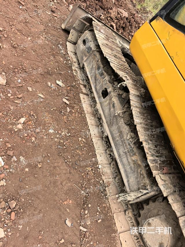 右侧履带整体 (行走机构) 右侧履带整体 (行走机构)