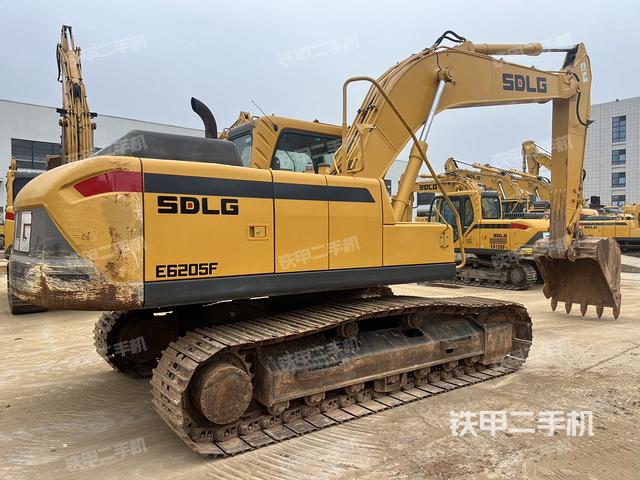 整机右后45°(整机外观) 整机右后45°(整机外观)