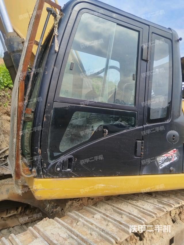 駕駛室正側(cè)(駕駛室部分) 駕駛室正側(cè)(駕駛室部分)