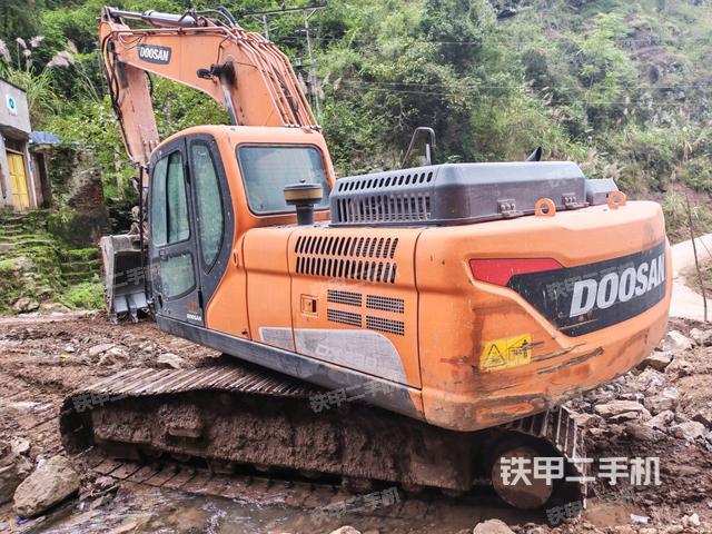 左后45(整機(jī)外觀) 左后45(整機(jī)外觀)