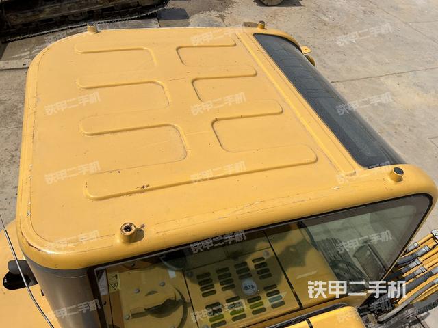 駕駛室頂部(整機外觀) 駕駛室頂部(整機外觀)