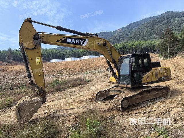 三一重工SY215C挖掘机