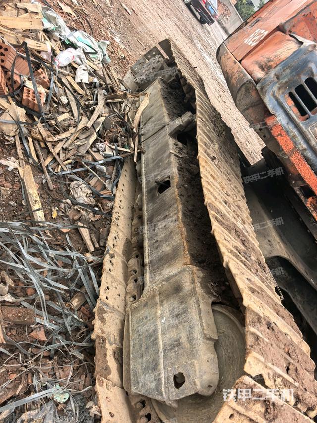 左導向輪(行走機構) 左導向輪(行走機構)