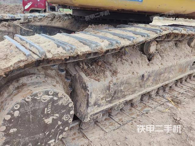 右側(cè)履帶整體(行走機(jī)構(gòu)) 右側(cè)履帶整體(行走機(jī)構(gòu))