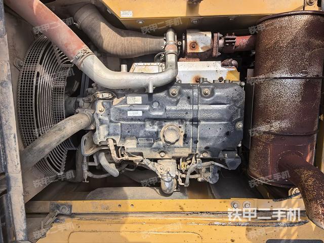 气门室盖螺丝特写(上车部件) 气门室盖螺丝特写(上车部件)